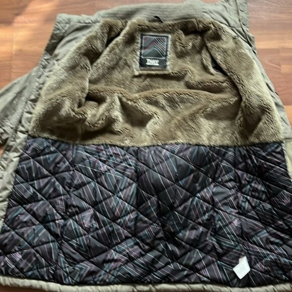 Green Parka by TNA Size M Woman’s Tan Faux Fur Lining and 4 Pockets *no hood fur - Picture 6 of 12